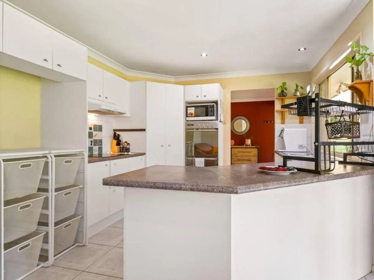 Nyaraló Spacious 4Br Family Retreat Near Mall At Forest Lake Doolandella