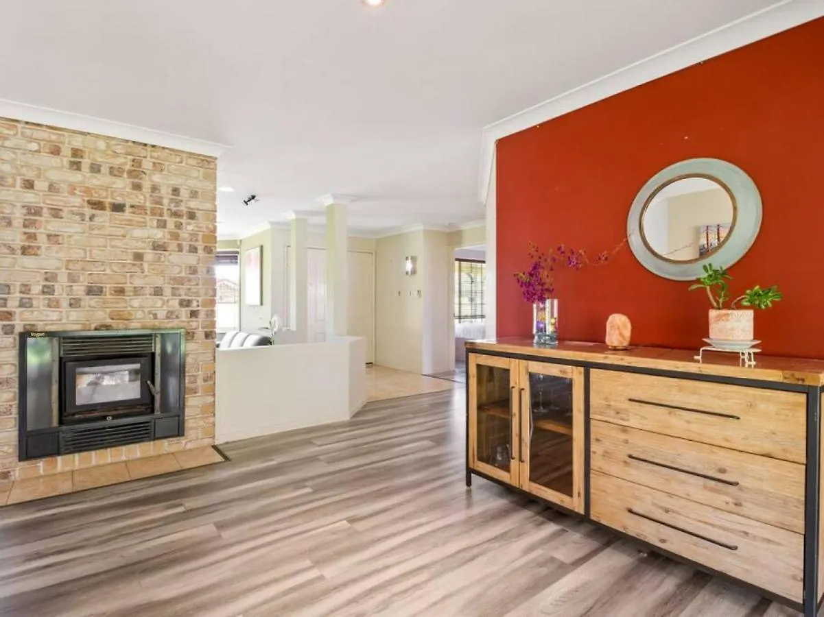 Spacious 4Br Family Retreat Near Mall At Forest Lake Doolandella 0*,  Ausztrália