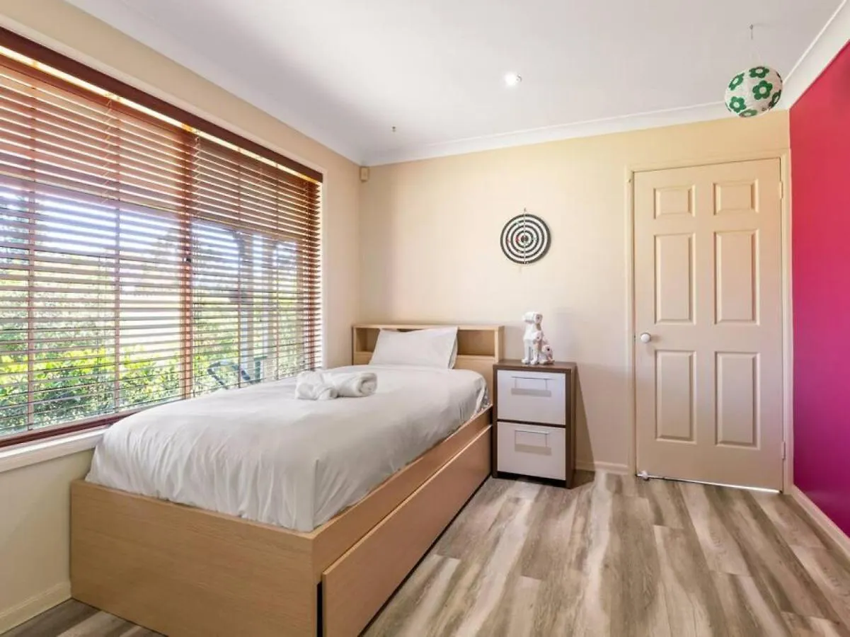 Nyaraló Spacious 4Br Family Retreat Near Mall At Forest Lake Doolandella
